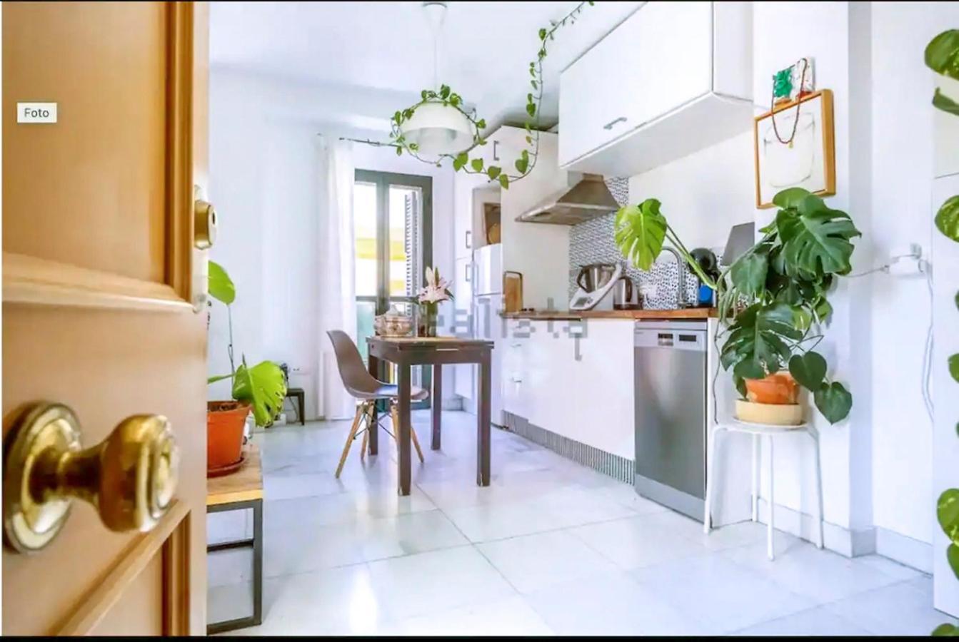Atico Con Balcon En Pleno Centro Lägenhet Sevilla Exteriör bild